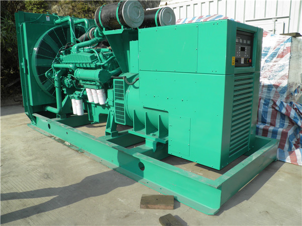 江南出租发电机 发电机组厂家：柴油发电机组的控制屏的作用是什么？